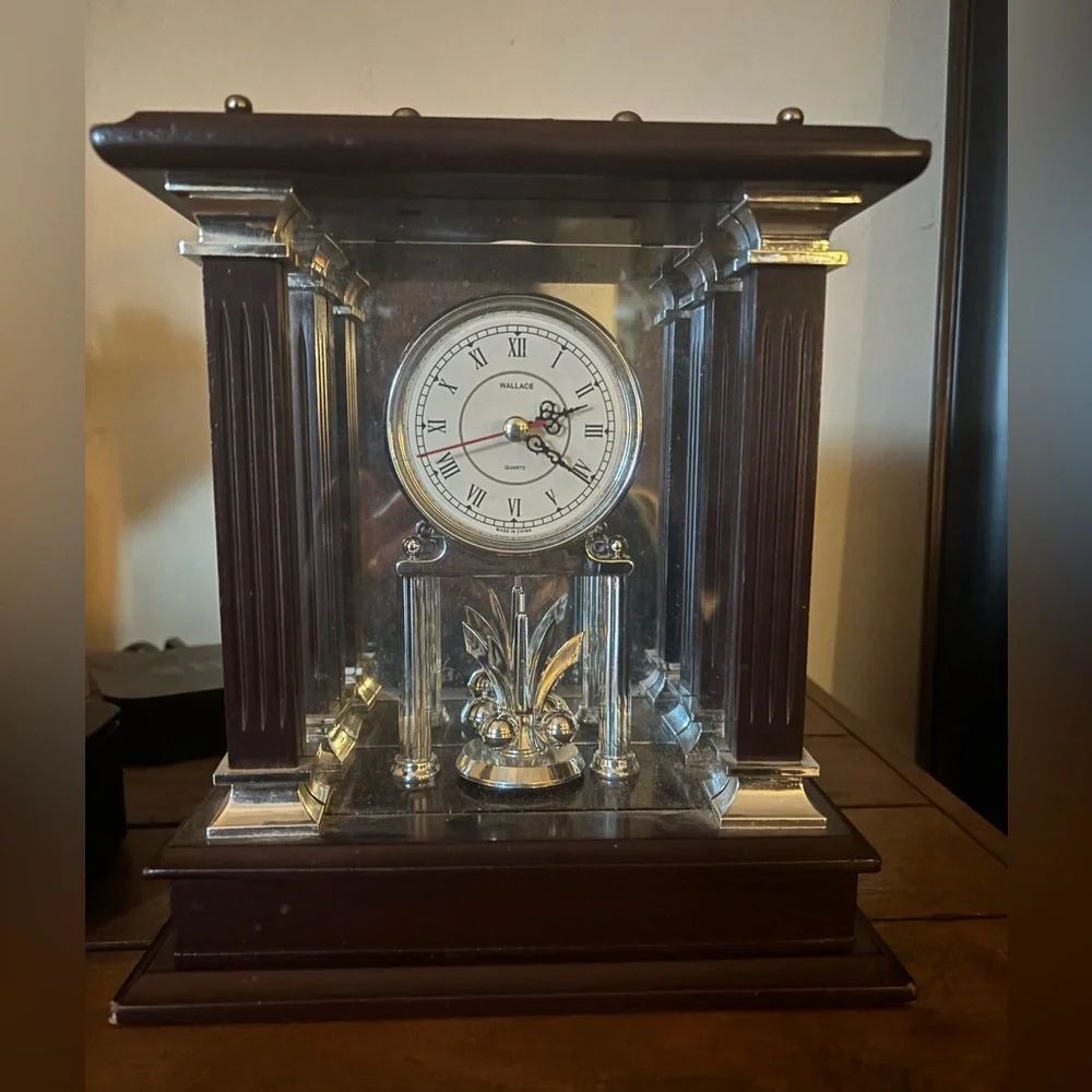 Wallace Silversmiths carriage mantle clock w mahogany finish